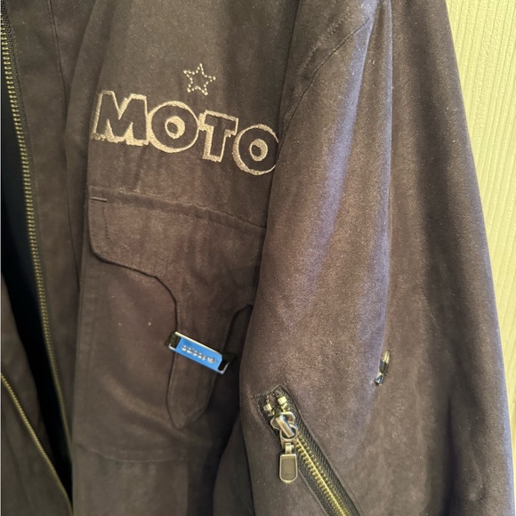 Adidas 
Jacket - Picture 5 of 6